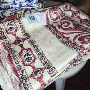 Senderos de Mesa Estampados Beige y Borgoña (16 Unidades) - imagen 2
