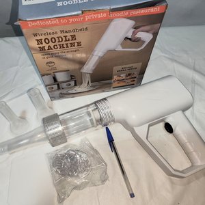 Máquina Eléctrica para Hacer Pastas Recargable con Moldes Intercambiables - imagen 3