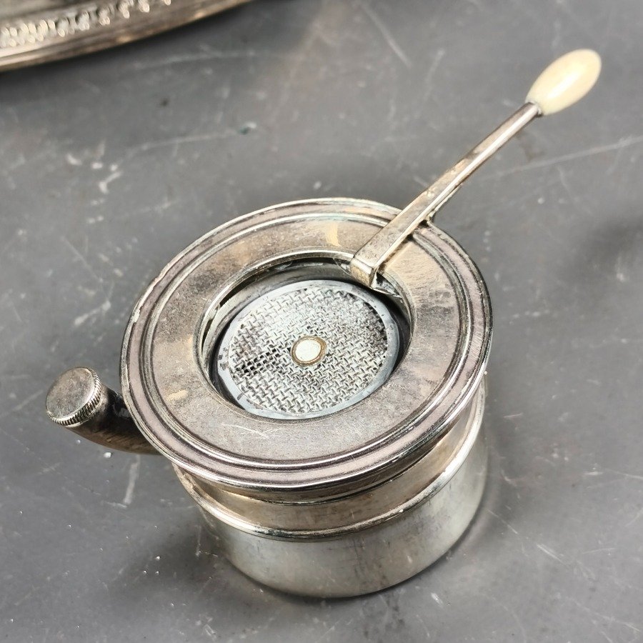 Servicios de té y plataformas metálicas en excelente condición - imagen 22