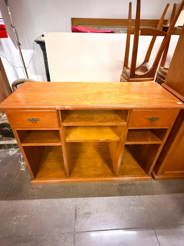 Mueble de madera con estantes y cajones - imagen 1