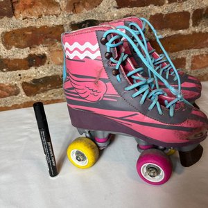 Lote siguiente: Patines Clásicos Doble Eje Talle 34