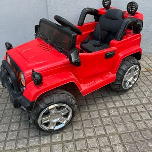 Lote siguiente: Jeep Infantil a Batería Rojo - Juguete para Niños