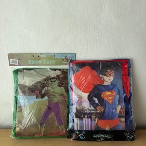 Lote siguiente: Lote de 2 Disfraces Infantiles: Hulk y Superman
