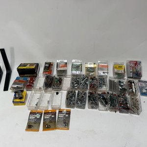 Lote siguiente: Lote de Tornillería, Clavos, Mensulas y Organizadores Plásticos