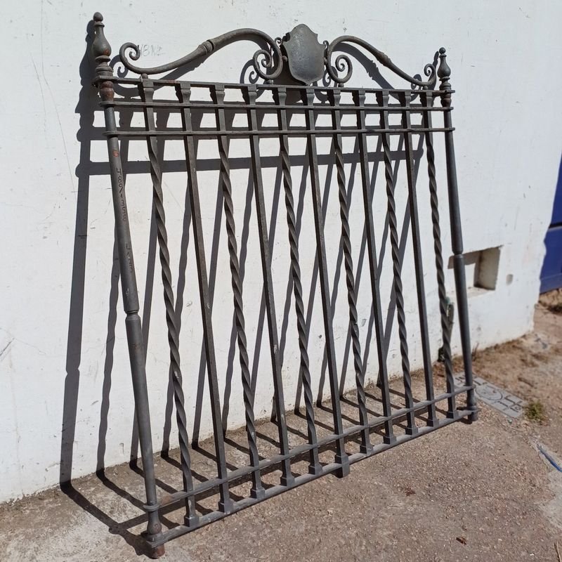 Puerta de hierro forjado antigua - imagen 3
