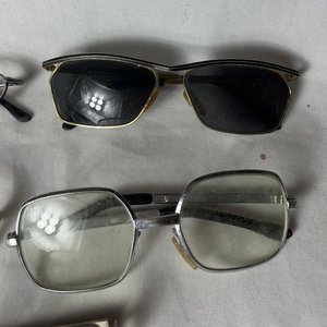 Lote de 5 Pares de Anteojos de Diferentes Diseños - imagen 3