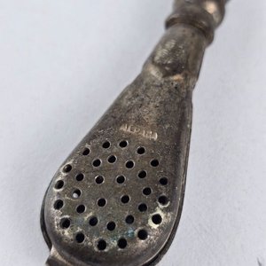 Bombilla Criolla de Plata Antigua con Diseño de Mano - imagen 3