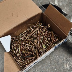 Lote de Tornillos y Llaves Allen Metálicas - imagen 2