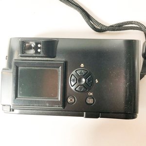 Cámara Digital Olympus Camedia Brio Zoom D-150 1.3 Megapíxeles con Accesorios - imagen 4