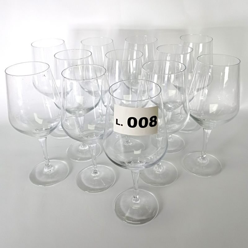 Doce copas de vino en buen estado - imagen 1