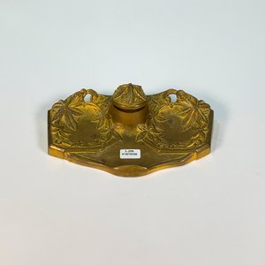 Lote siguiente: Tintero Art Nouveau en Bronce con Decoración Floral