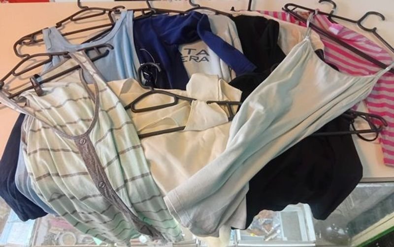 Lote anterior: Lote de ropa post temporada para damas