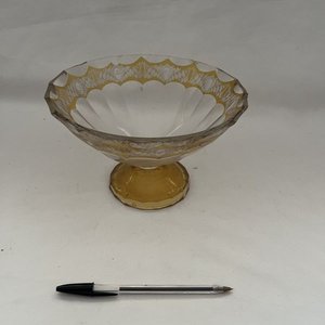 Lote anterior: Centro de Mesa de Vidrio Labrado con Detalles Dorados