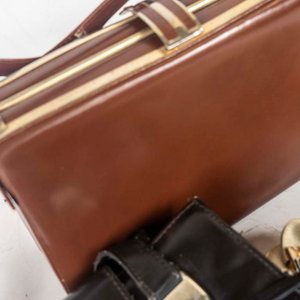 Lote de 4 Carteras de Cuero y Simil Cuero - imagen 2