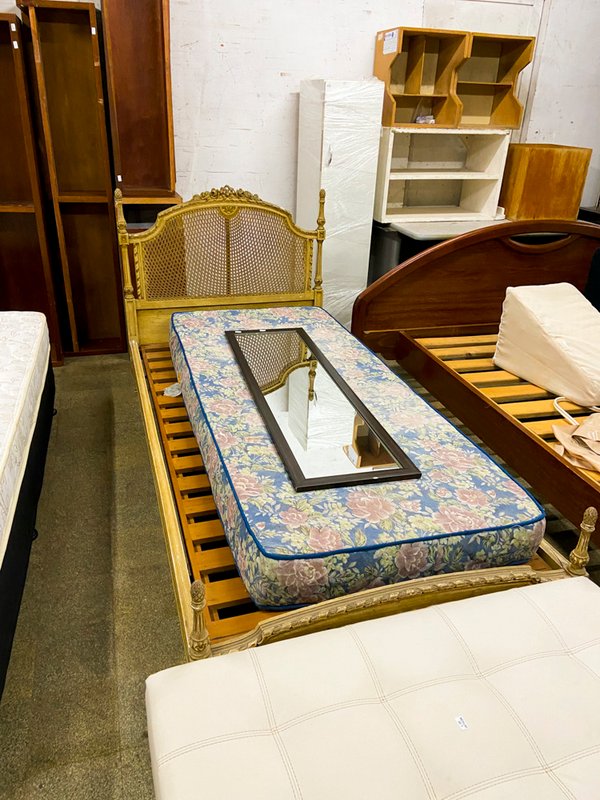 Cama Antigua Estilo Francés con Colchón