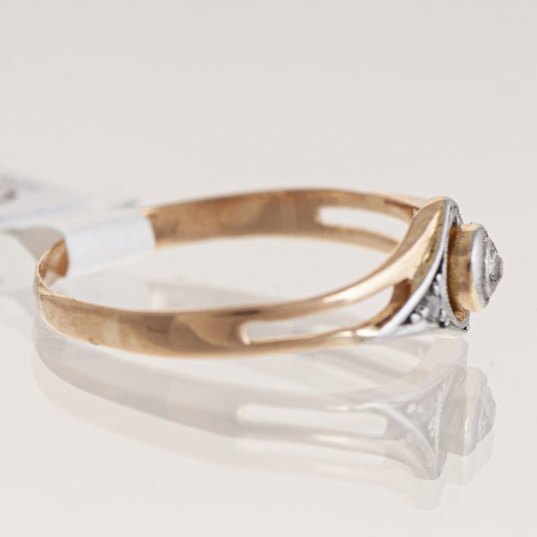 Anillo de oro con brillante y diamantes - imagen 2