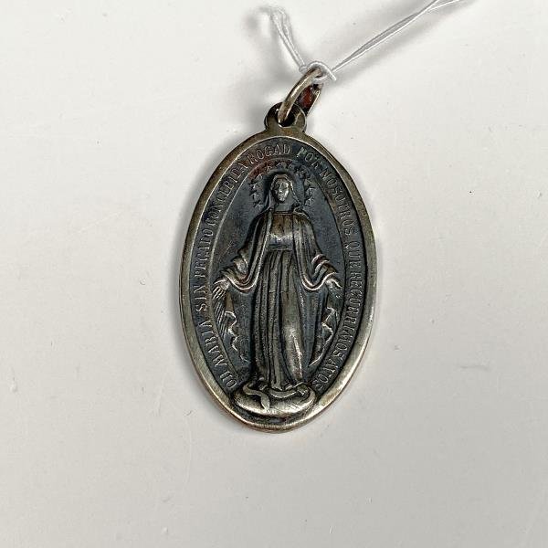 Medalla Religiosa Ovalada de Plata