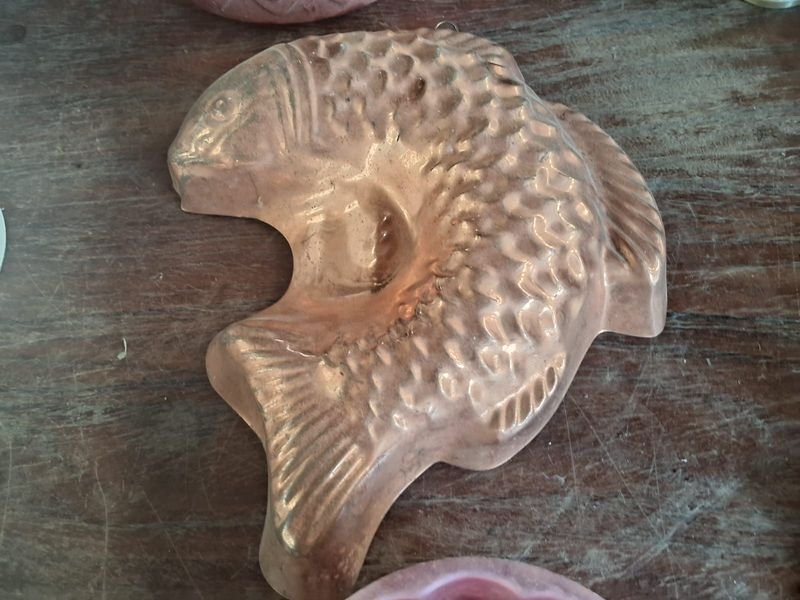 Lotes de moldes antiguos de cobre con diseños de pez y flanera - imagen 3