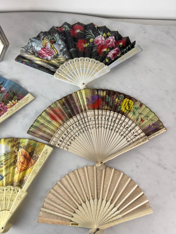 Colección de 5 abanicos con marco de plata y tejido verde - imagen 2