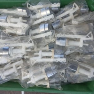 Lote siguiente: Cajón con 100 Botones Laterales para Cisterna de Plástico y Metal