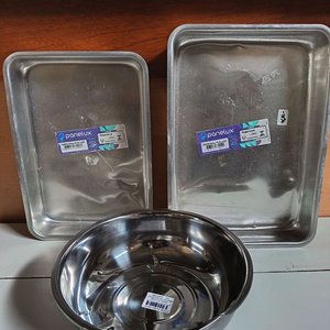 Lote siguiente: Set de 2 Bandejas y Bol de Acero Inoxidable Panelux