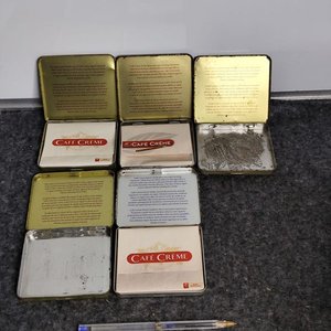 Lote de 3 Cigarreras Antiguas Café Crème en Lata con Papel Original - imagen 5