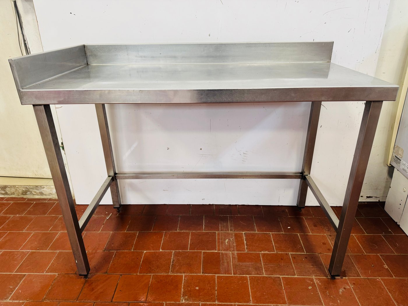 Mesada de Acero Inoxidable Industrial - 130x62x92cm