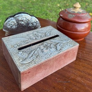 1 cervilletero en madera y metal, 1 porta servilletas en metal y 1 caja de madera - imagen 1