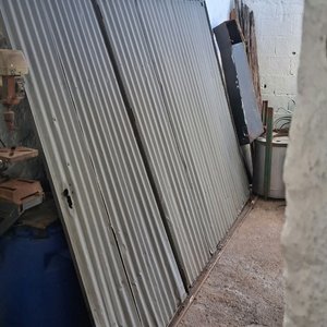 Lote siguiente: Portón Corredizo Metálico Gris 3.20x2.40m