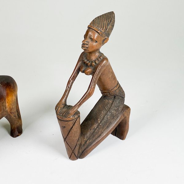Dos tallas de madera dama y buey para decoración - imagen 2