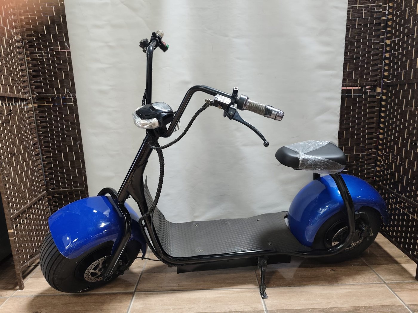 Item 16828 - Image 2