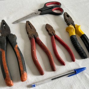 Lote de Pinzas y Tijera de Corte - imagen 2
