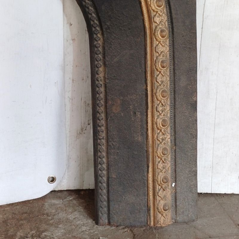 Frente de estufa de hierro fundido, diseño ornamental y arco - imagen 5