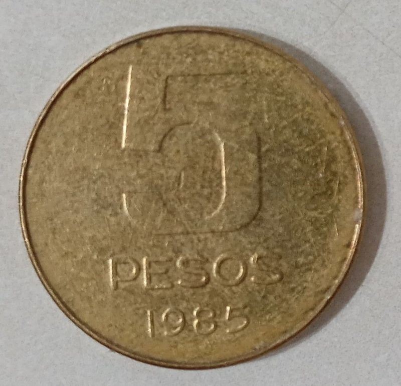 Lote siguiente: Moneda argentina de 5 Pesos acuñada en el año 1985