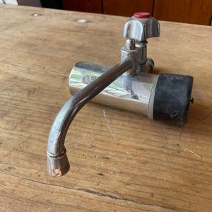 DUCHERO CANASTO DE COBRE Y CALENTADOR DE AGUA DE LOS AÑOS 70 - imagen 6