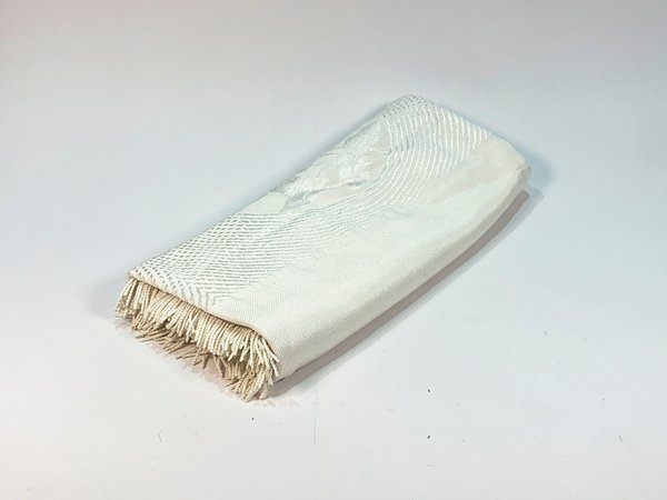 Colcha de Hilo Blanca con Decoración Floral y Flecos Laterales