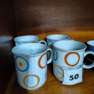 Lote de Tazas Variadas con Diseños Florales y Geométricos - imagen 6