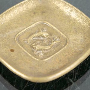 Cenicero de Bronce con Figura de Peces - imagen 2