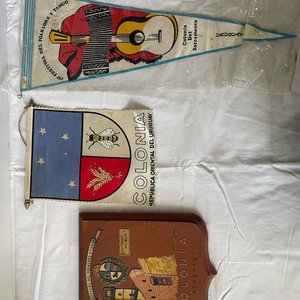 Lote anterior: Banderines y Llavero de Madera Colonia del Sacramento 1969