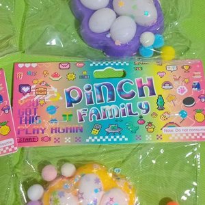 Pack de 4 Slime Antiestrés y Masa para Moldear "Pinch Family" - imagen 2