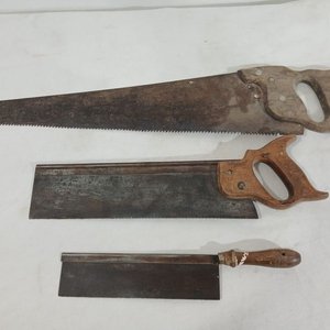 Lote anterior: Lote de 3 Serruchos Antiguos de Carpintería