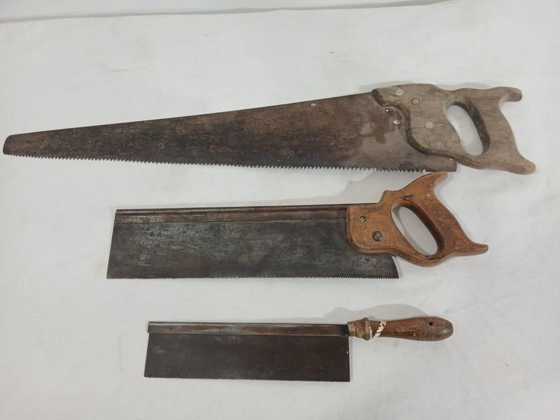 Lote de 3 Serruchos Antiguos de Carpintería