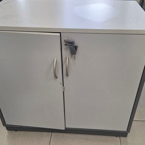 Archivador Gris con Puertas y Llave - imagen 1