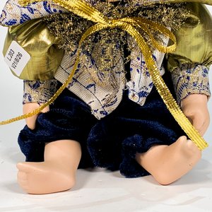 Muñeca de Porcelana con Vestido Azul y Detalles Dorados - imagen 2