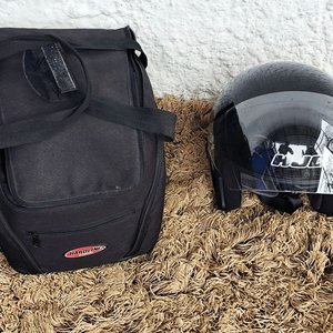 Lote siguiente: Casco HJC Jet Negro con Visera y Bolso Hardline Aprobado