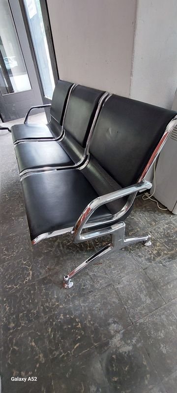 Sillon tipo Tandem de 3 cuerpos en muy buen estado - imagen 4