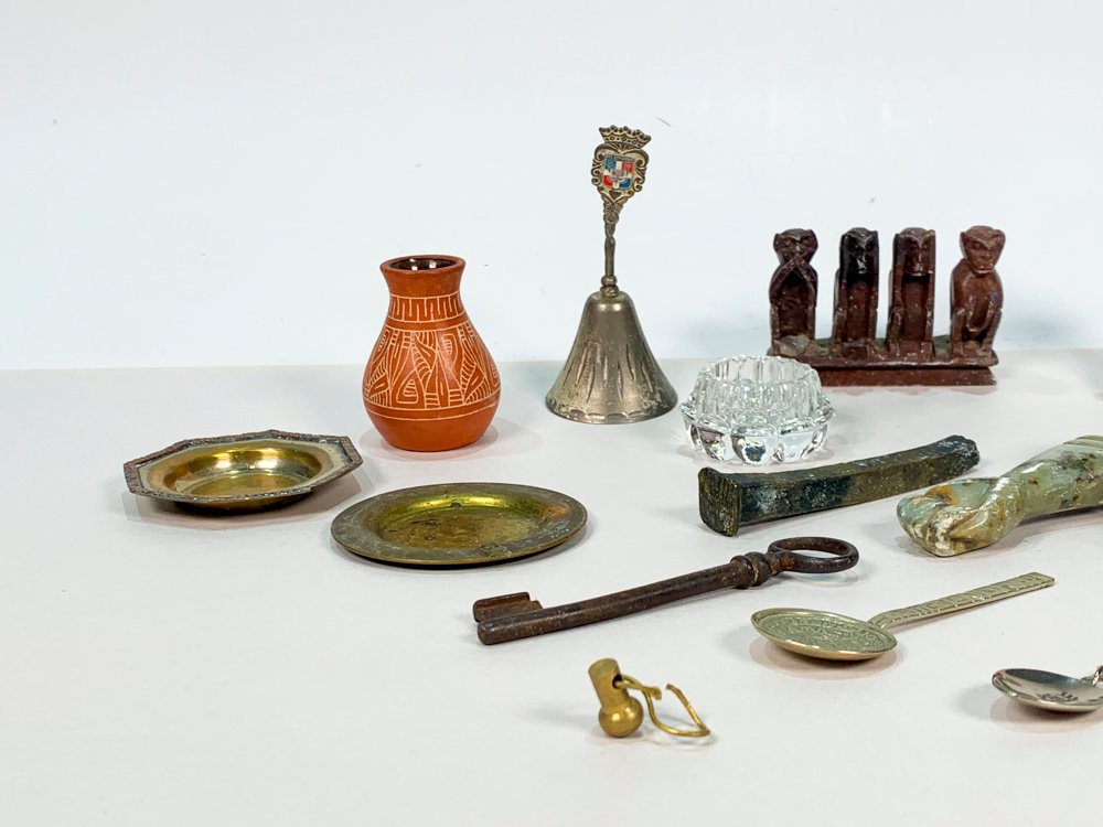 Colección de objetos antiguos y decorativos - imagen 2
