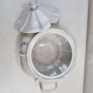 Sopera de Porcelana Olmos con Tapa y Motivo Floral - imagen 3