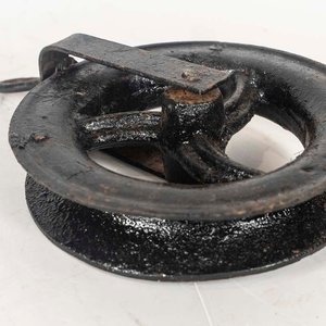 Roldana de Hierro Antigua con Gancho - 19 cm - imagen 2