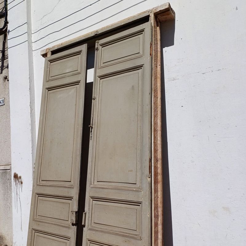 Puerta antigua de tablero, doble hoja y marco - imagen 8